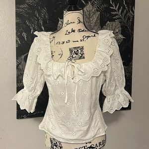 New w tag Gap white eyelet blouse with ruffle. Tag included. Medium petite.